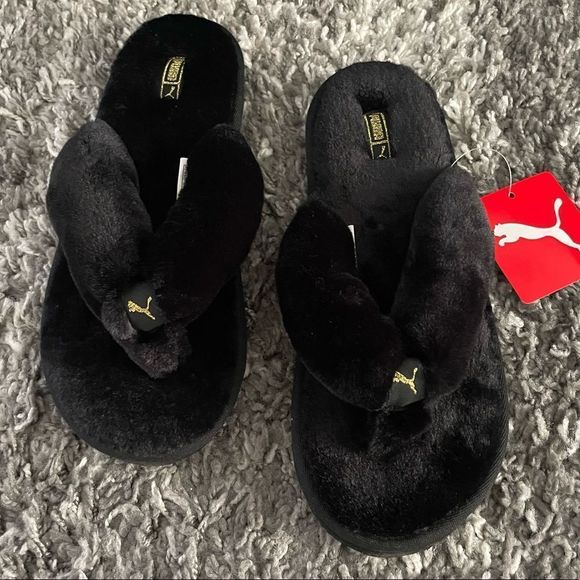 NWT PUMA Fluff Flip Slippers - Picture 1 of 10